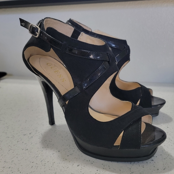 Guess cutout pumps - Picture 3 of 5